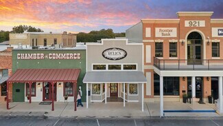 Plus de détails pour 925 Main St, Bastrop, TX - Bureau à vendre