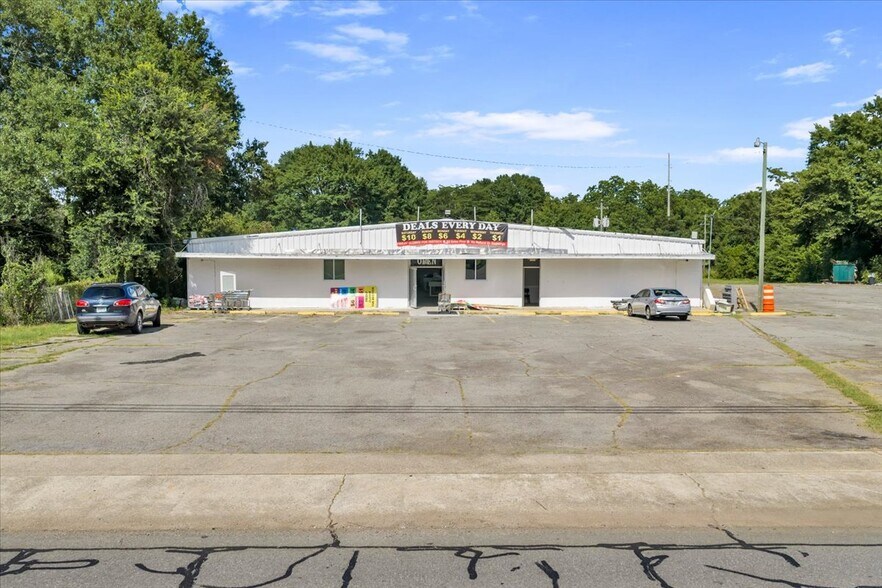 607 Martin Luther King Jr Dr, Fort Valley, GA à vendre - Photo de l’immeuble – Image 3 sur 25