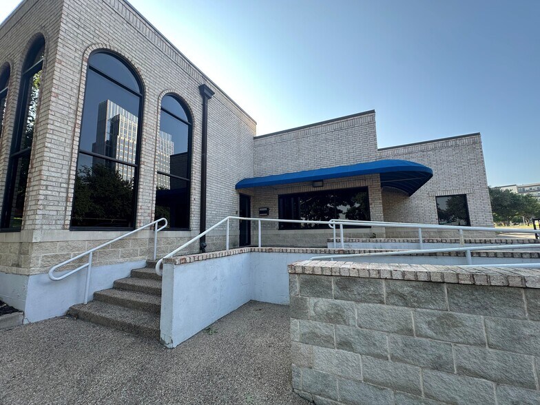 320 Purcey St, Fort Worth, TX à vendre - Photo de l’immeuble – Image 2 sur 18