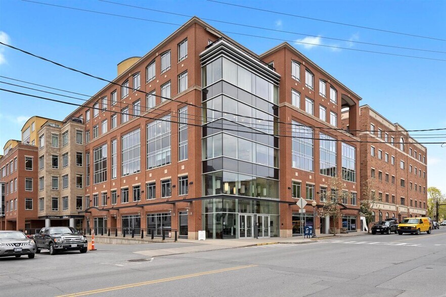 18 Division St, Saratoga Springs, NY à louer - Photo de l’immeuble – Image 3 sur 7