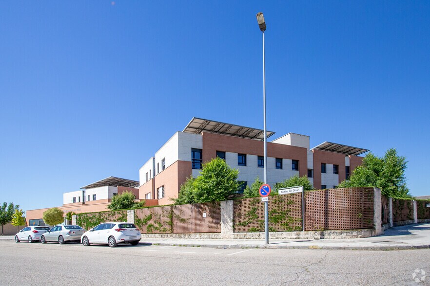 Immeuble residentiel dans Alcalá de Henares, Madrid à vendre - Photo de l’immeuble – Image 1 sur 3