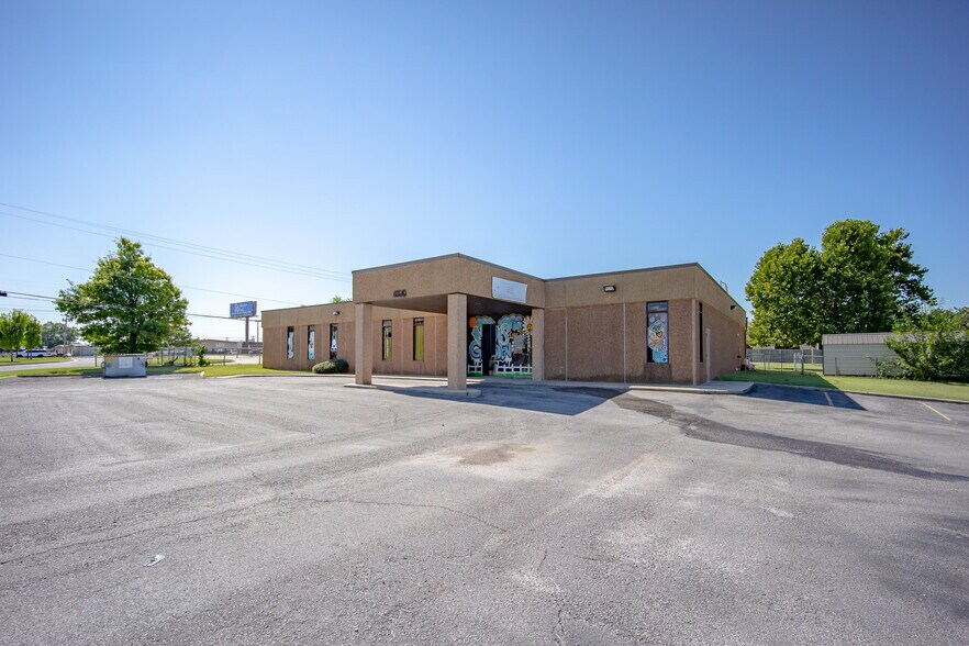 4520 SW 33rd St, Oklahoma City, OK à vendre - Photo de l’immeuble – Image 2 sur 51