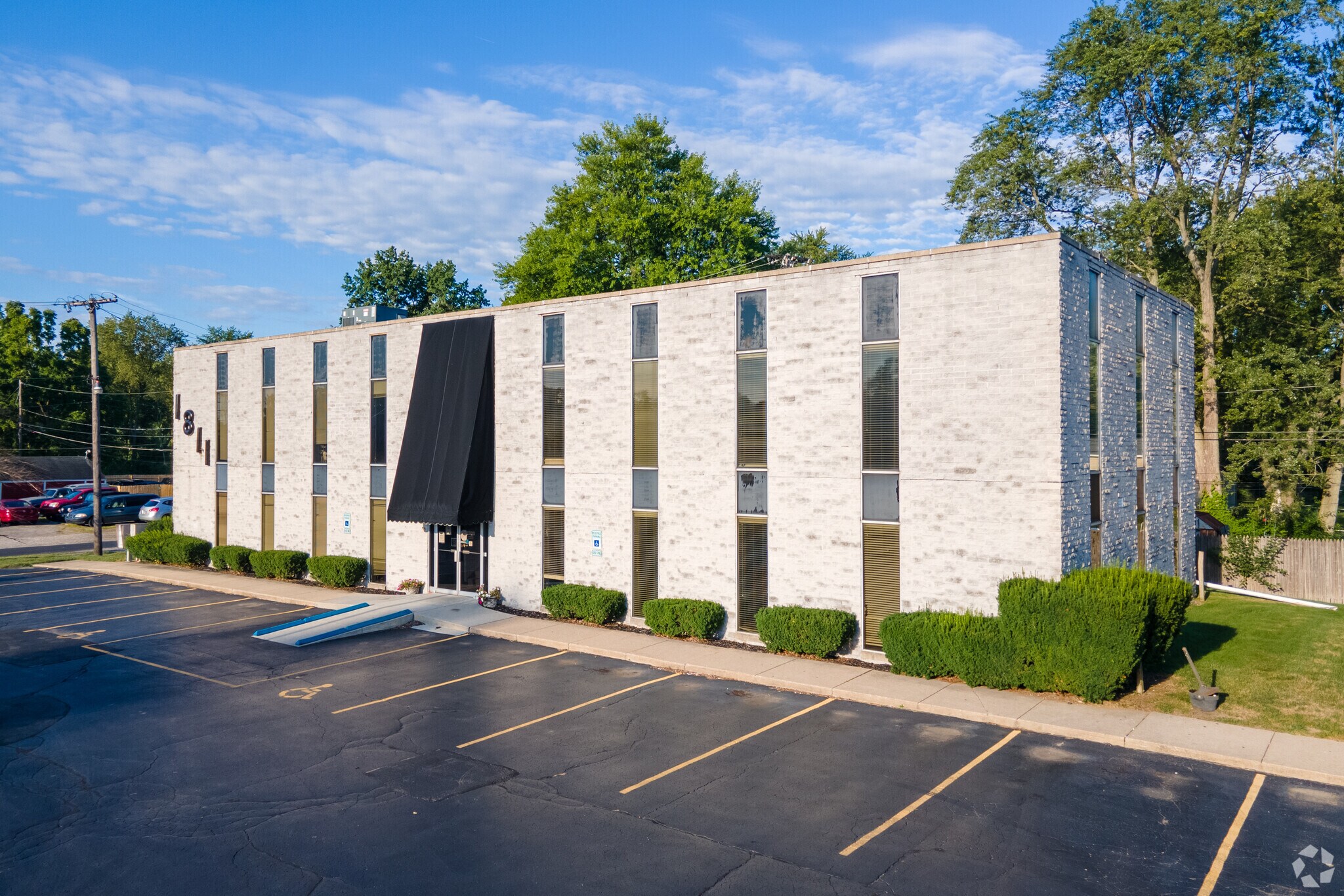 1811 N Reynolds Rd, Toledo, OH à louer Photo principale– Image 1 sur 4