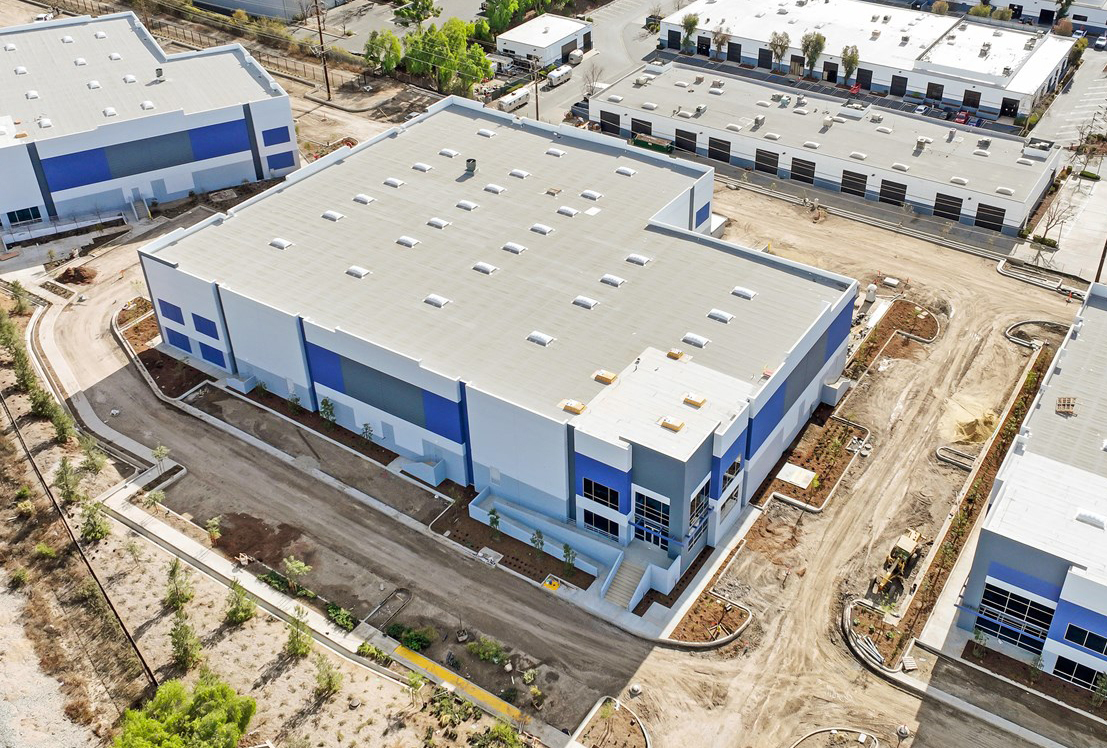 NEC Madera Rd & Easy St, Simi Valley, CA à louer Photo de l’immeuble– Image 1 sur 8