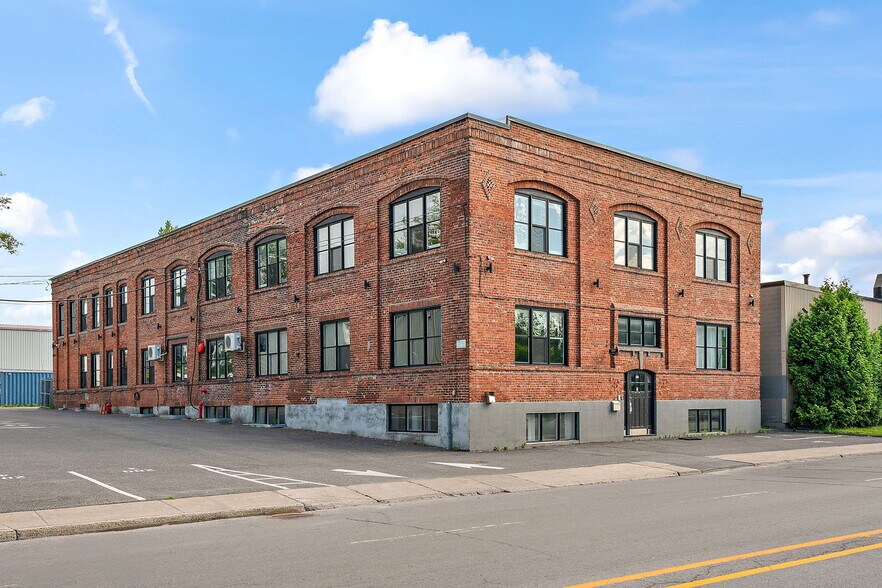 5010 Rue Saint-Patrick, Montréal, QC à louer - Photo de l’immeuble – Image 3 sur 14