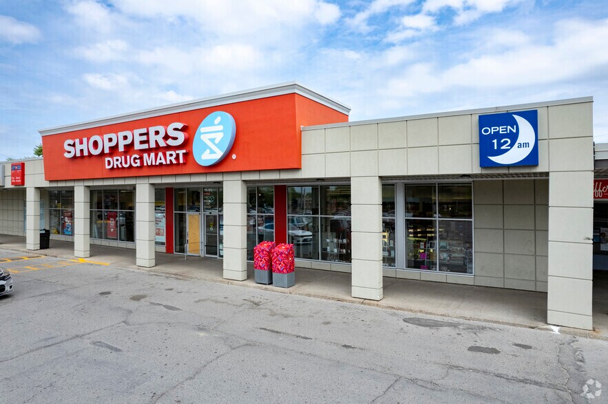 2965-3049 Kingston Rd, Toronto, ON à louer - Photo de l’immeuble – Image 3 sur 17