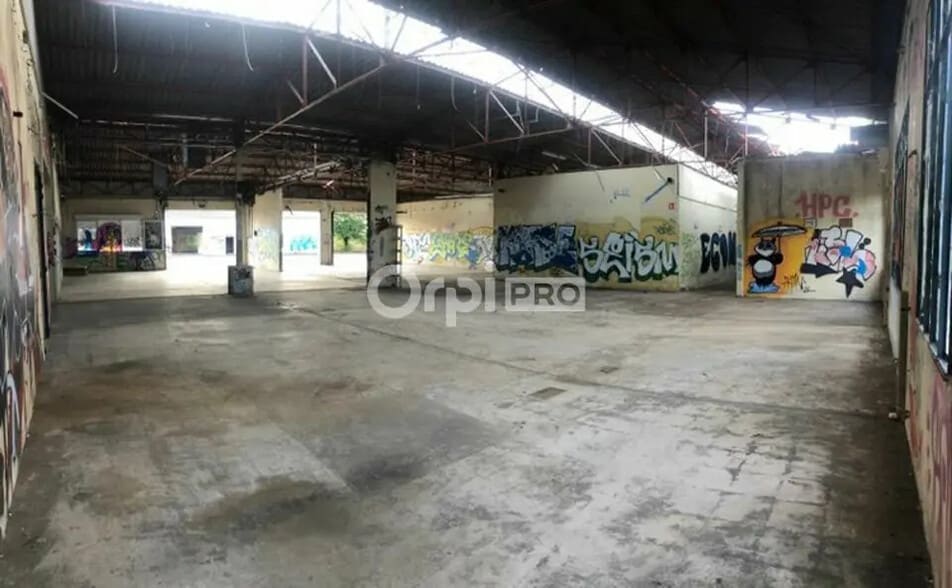 Local d'activités dans Longvic à vendre - Photo de l’immeuble – Image 1 sur 4