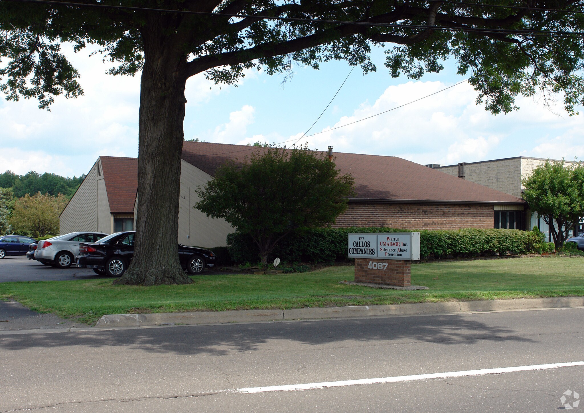 4087 Youngstown Rd SE, Warren, OH à louer Photo principale– Image 1 sur 3