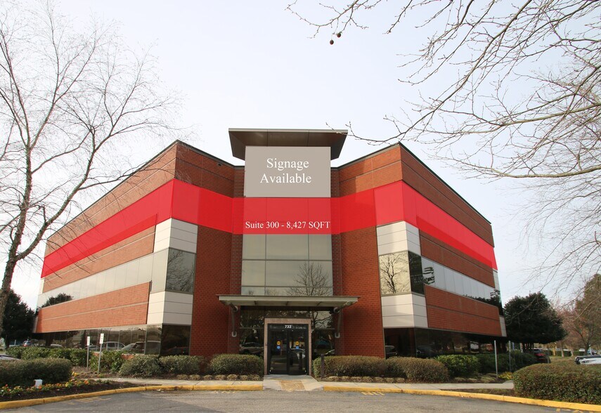 733 Volvo Pky, Chesapeake, VA à louer - Photo de l’immeuble – Image 3 sur 6