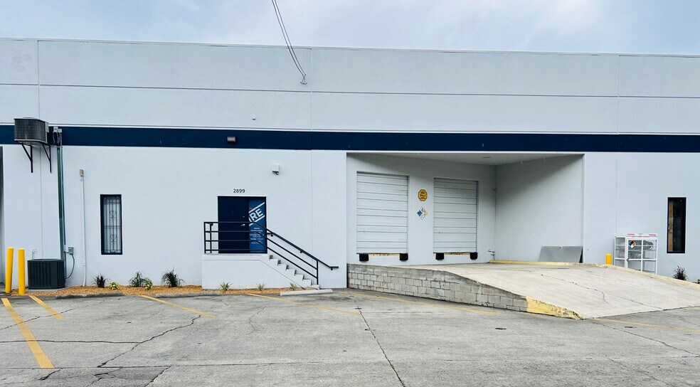 2899 Powers Ave, Jacksonville, FL à louer - Photo de l’immeuble – Image 3 sur 5