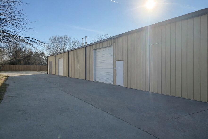 1302 Jackson St, Fort Smith, AR à louer - Photo de l’immeuble – Image 2 sur 10
