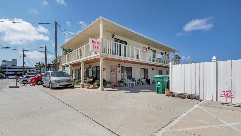 8614 Surf Dr, Panama City Beach, FL à vendre - Photo de l’immeuble – Image 1 sur 32