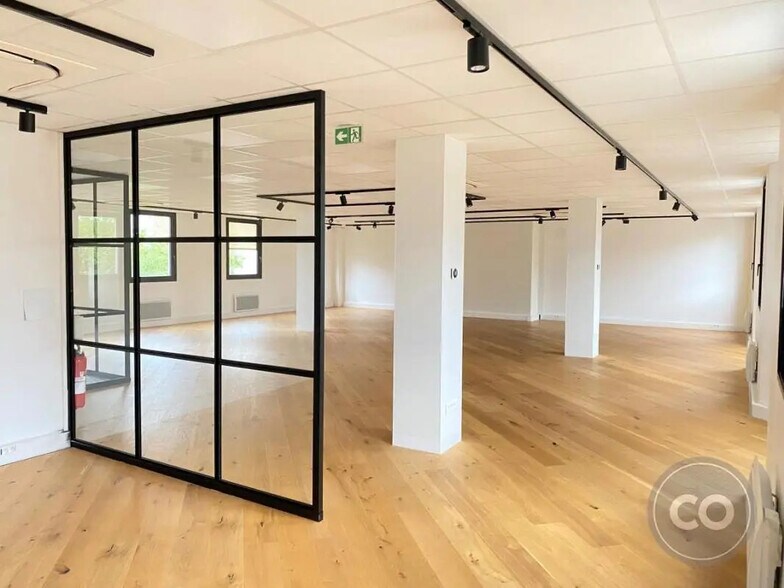 Bureau dans Boulogne-Billancourt à louer - Photo de l’immeuble – Image 3 sur 5