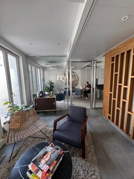 102 Boulevard De Sébastopol, Paris à louer - Photo de l’immeuble – Image 3 sur 6