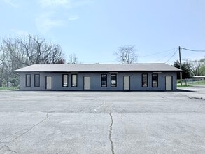 5512 Fort Henry Dr, Colonial Heights, TN à louer Photo de l’immeuble– Image 1 sur 18