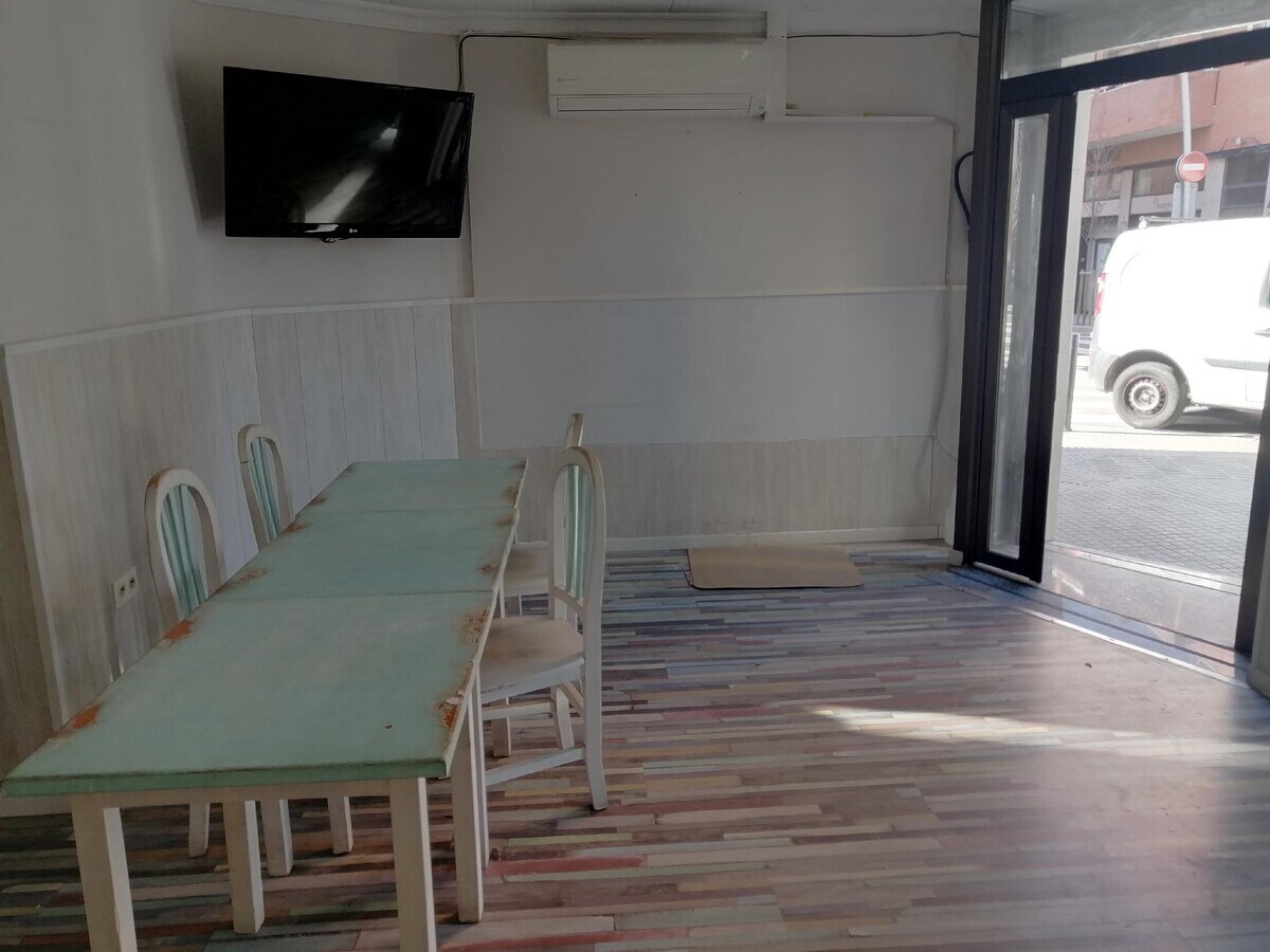 Esplugues de Llobregat, BAR 08950 - Lot - - - Photo intérieure - Image 2 of 5