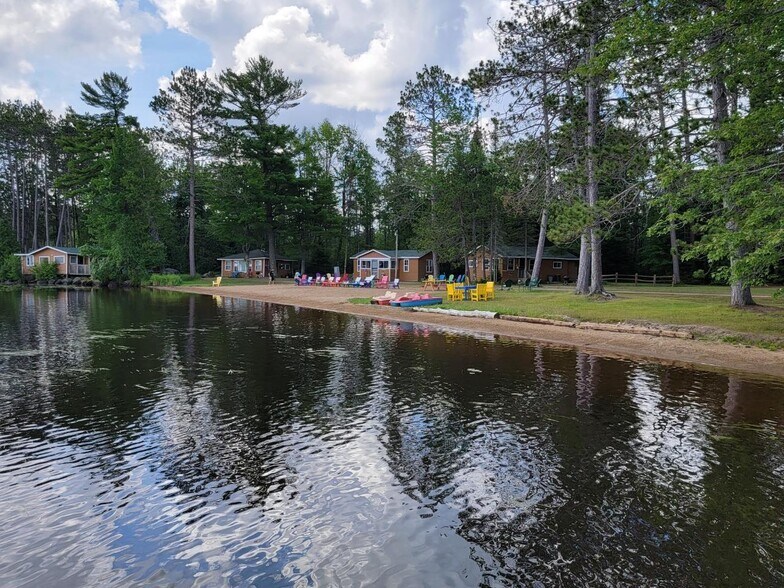 4000 Lakeshore Dr, Rhinelander, WI à vendre - Photo de l’immeuble – Image 1 sur 17