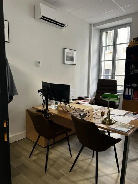 Bureau dans Marseille à louer - Photo de l’immeuble – Image 2 sur 5