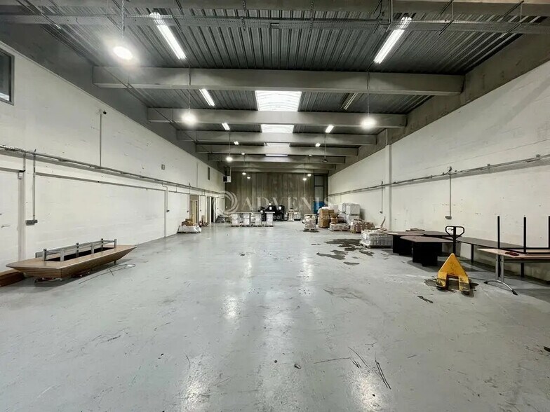 Local d’activités dans Argenteuil à louer - Photo de l’immeuble – Image 2 sur 10