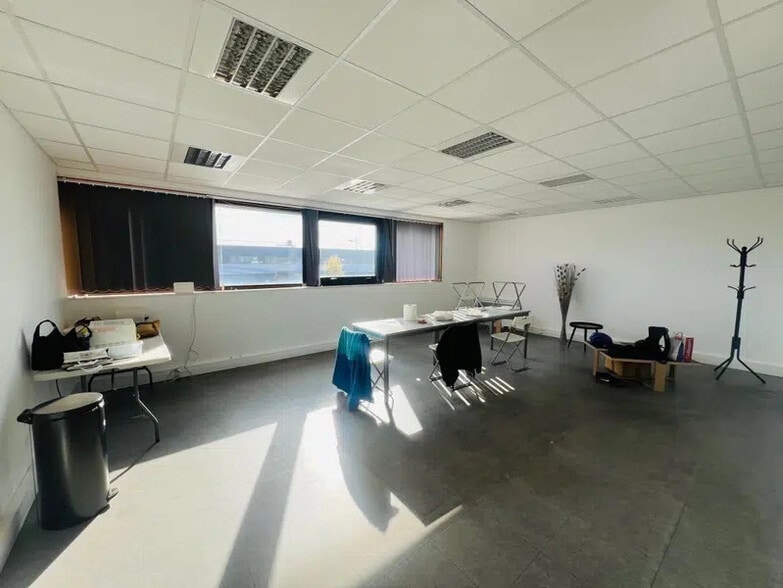 20 Rue Du Maréchal De Lattre De Tassigny, Élancourt à louer - Photo intérieure – Image 3 sur 6