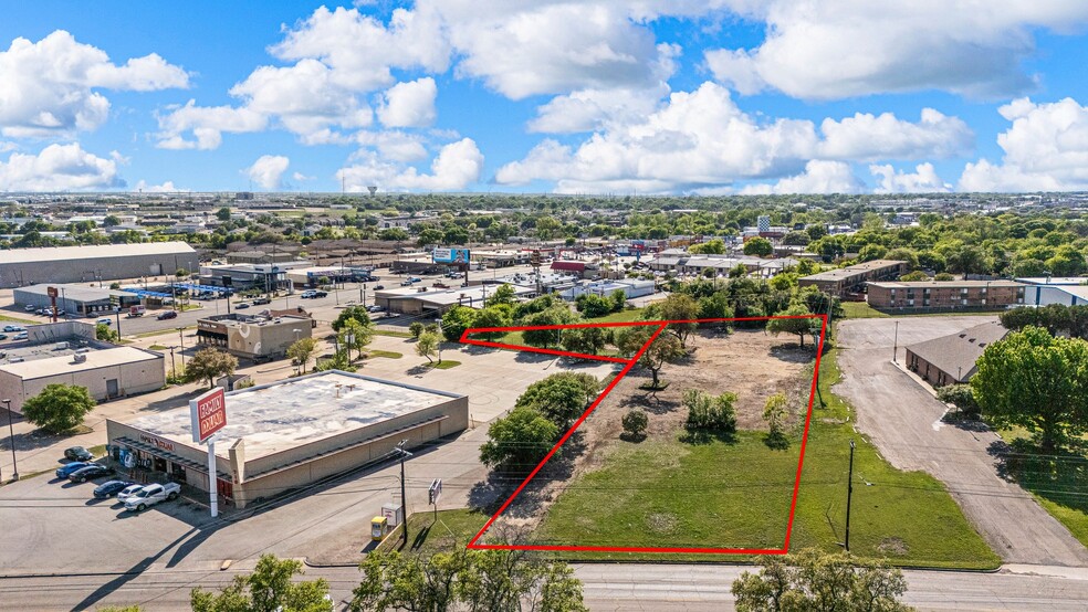 720 N New Rd, Waco, TX à vendre - Photo de l’immeuble – Image 1 sur 55