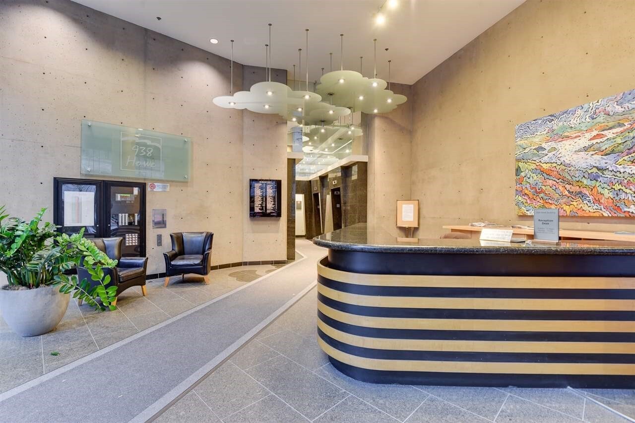 938 Howe St, Vancouver, BC V6Z 1N9 - Lot 502 -  - Hall d’entrée - Image 1 of 5