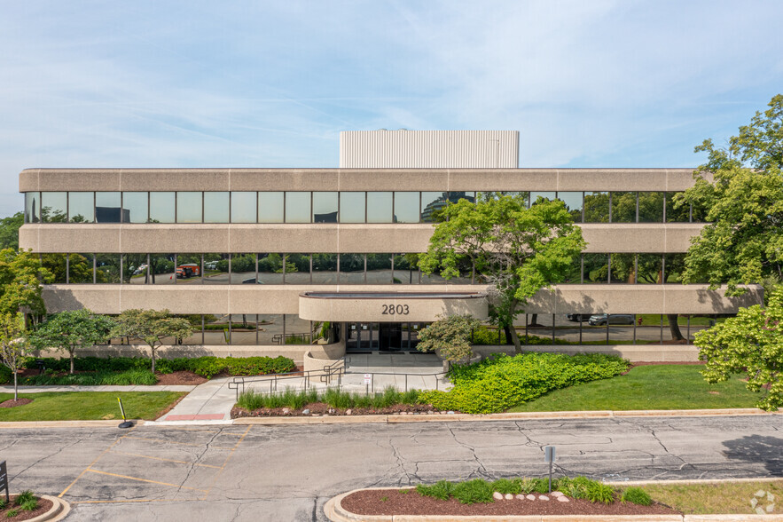 2803 Butterfield Rd, Oak Brook, IL à vendre - Photo de l’immeuble – Image 2 sur 14