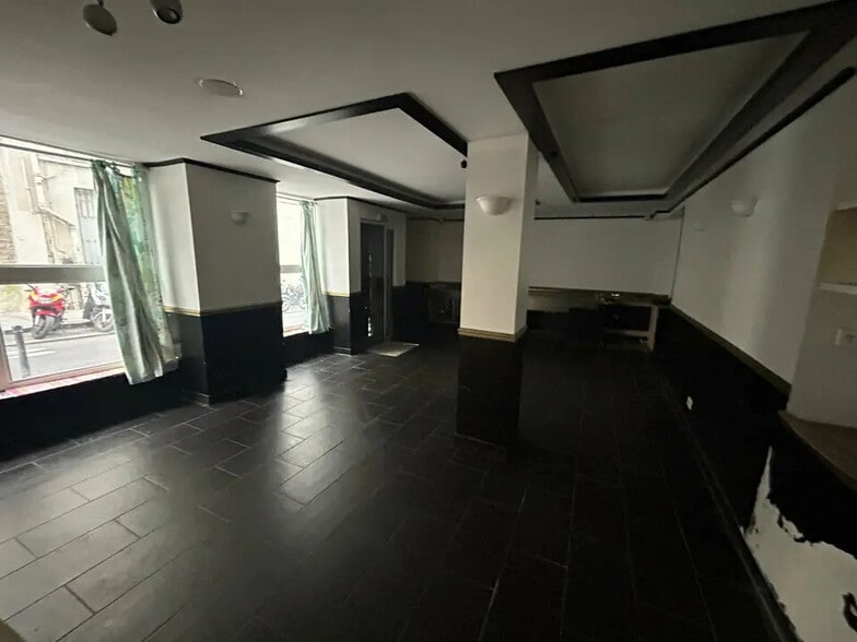 Local commercial dans Paris à louer - Photo intérieure – Image 2 sur 5