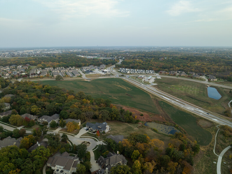 142nd & Douglas Pky, Urbandale, IA à vendre - Photo de l’immeuble – Image 2 sur 8
