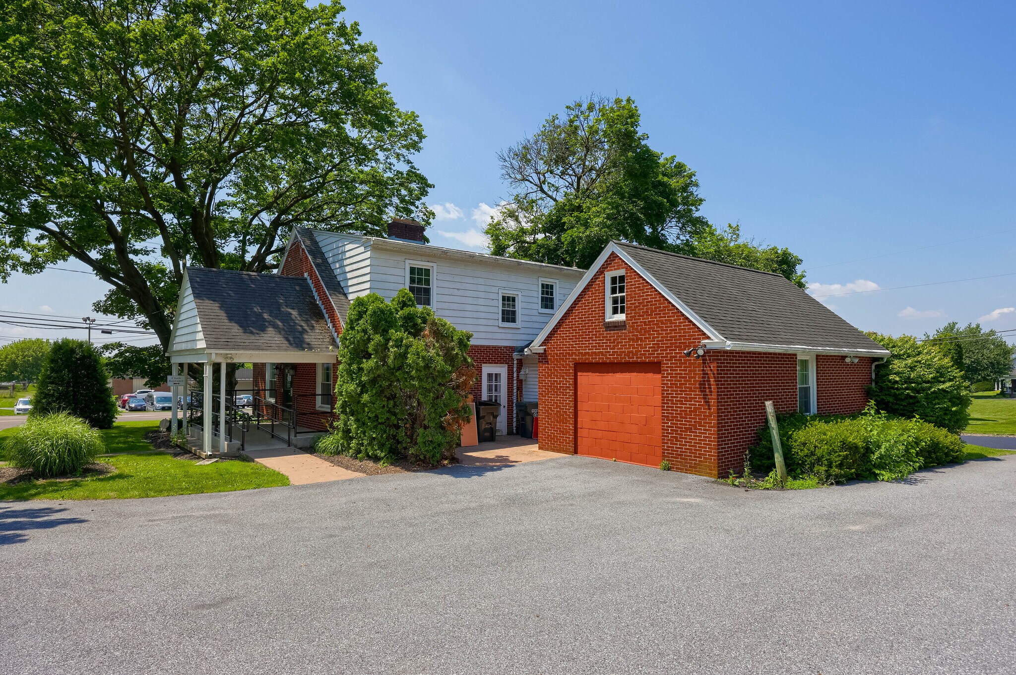2457 New Holland Pike, Lancaster, PA à vendre Photo principale– Image 1 sur 2
