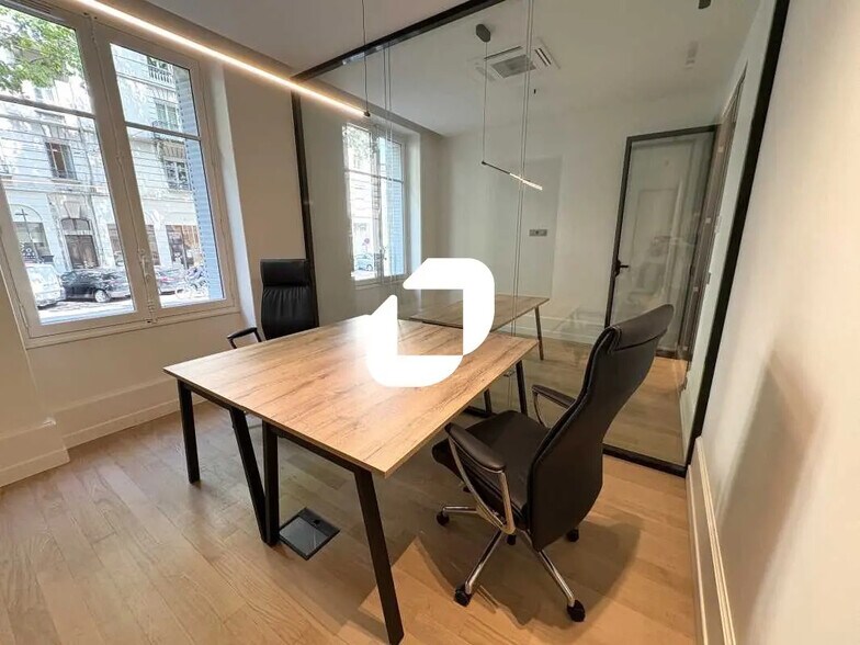 Bureau dans Lyon à louer - Photo de l’immeuble – Image 1 sur 17