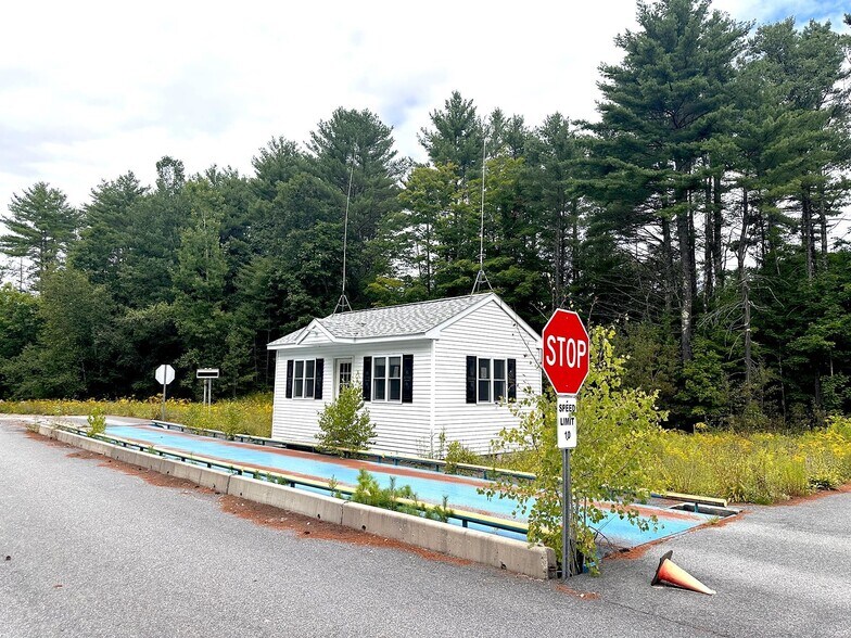 215 Village Rd, Newbury, NH à vendre - Photo de l’immeuble – Image 1 sur 1