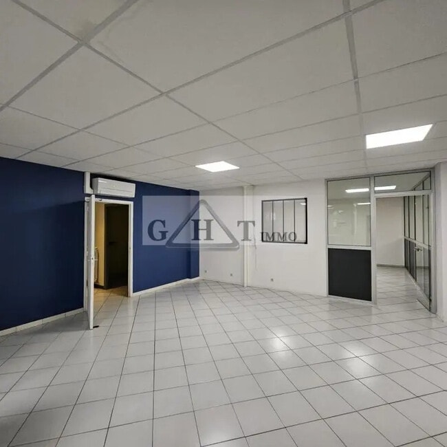 Plus de détails pour Local commercial à vendre