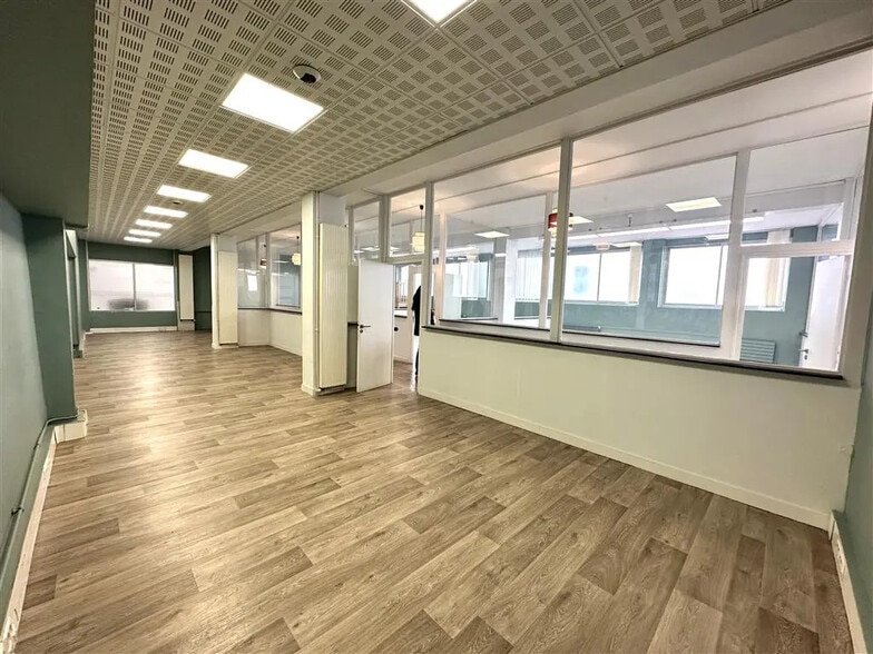 Bureau dans Paris à louer - Photo de l’immeuble – Image 3 sur 9