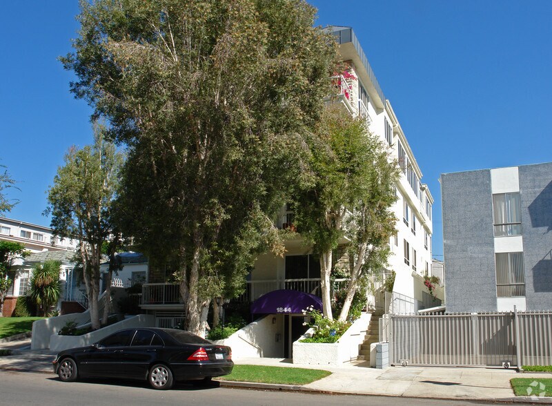 1844 Thayer Ave, Los Angeles, CA à vendre - Photo de l’immeuble – Image 2 sur 2