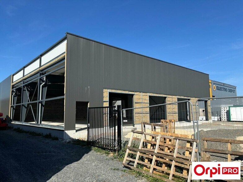 Local commercial dans Tregueux à louer - Photo de l’immeuble – Image 2 sur 6