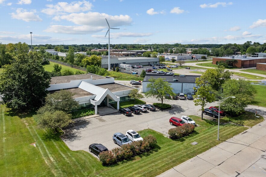 4495 Saguaro Trl, Indianapolis, IN à vendre - Photo de l’immeuble – Image 2 sur 10