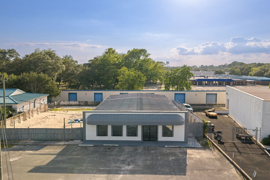 90 Mary Esther Blvd, Mary Esther, FL à louer - Photo de l’immeuble – Image 2 sur 33