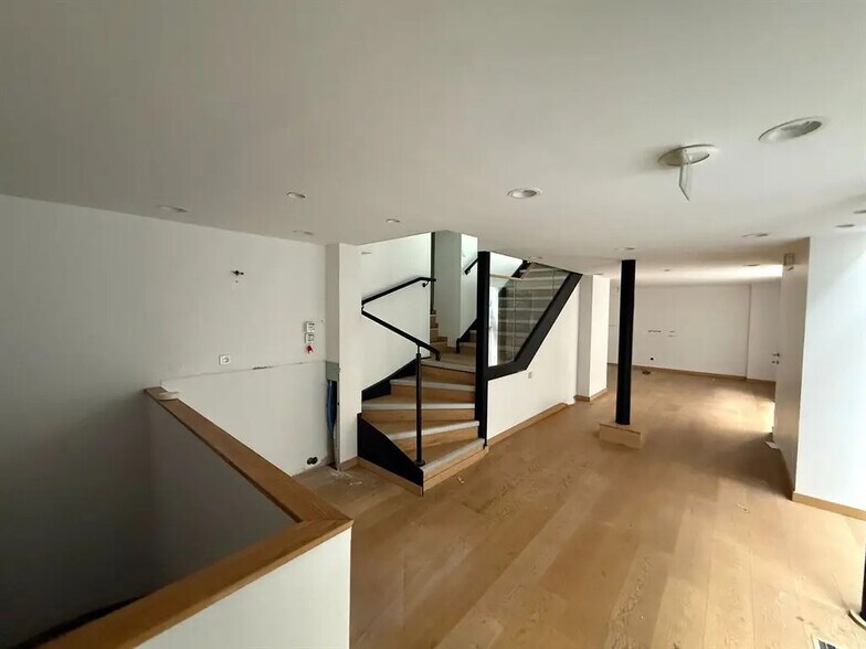 Local commercial dans Paris à louer - Photo de l’immeuble – Image 2 sur 5