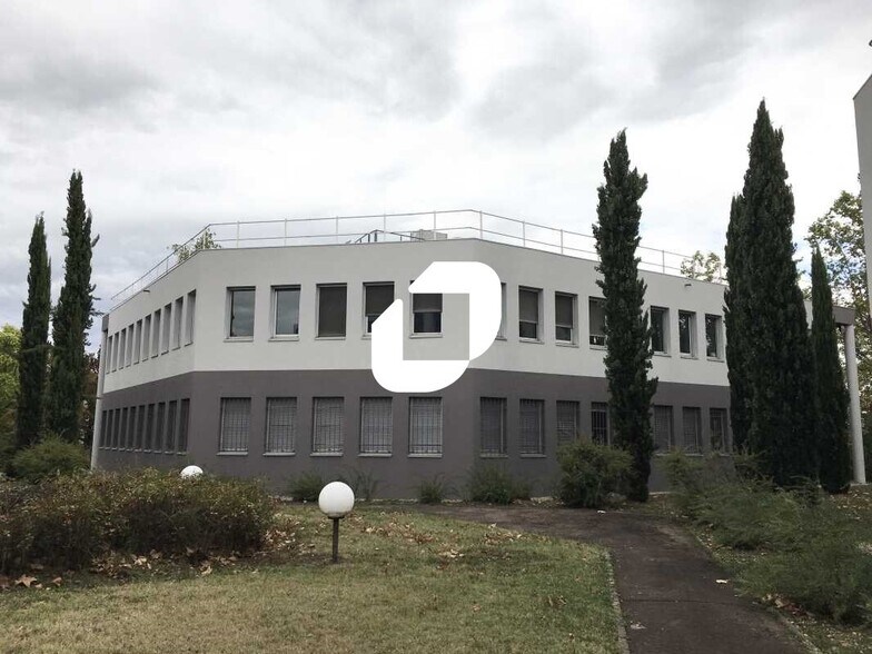 Bureau dans Bron à louer - Photo de l’immeuble – Image 3 sur 6