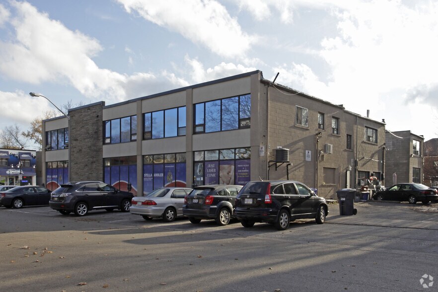 252-260 Lakeshore Rd E, Mississauga, ON à louer - Photo de l’immeuble – Image 2 sur 3