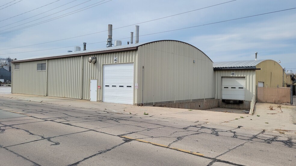 1751 12th Ave, Columbus, NE à louer - Photo de l’immeuble – Image 3 sur 16