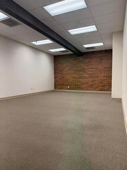 1600 Market St, Redding, CA à louer - Photo de l’immeuble – Image 3 sur 8