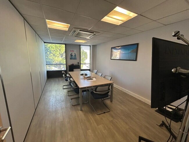 Plus de détails pour Bureau à louer