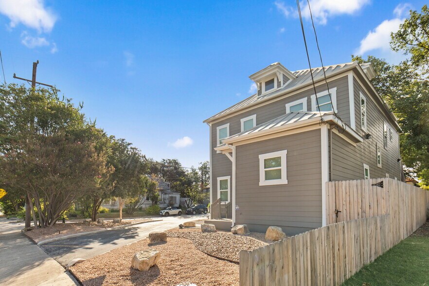 626 E Quincy St, San Antonio, TX à louer - Photo de l’immeuble – Image 2 sur 14