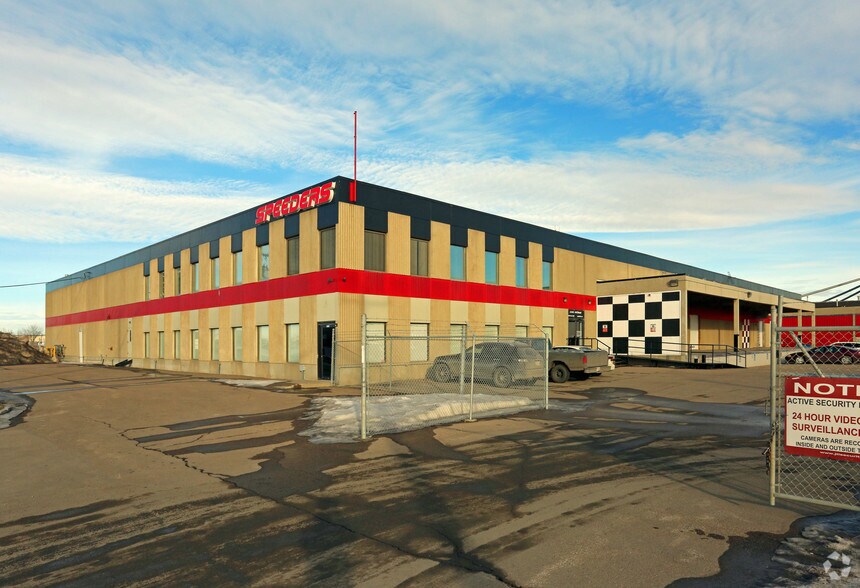 13145 149th St NW, Edmonton, AB à louer - Photo principale – Image 1 sur 5