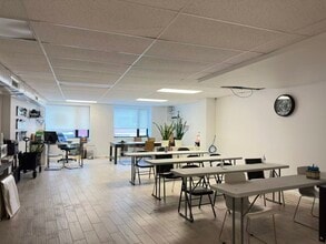 13553 Northern Blvd, Flushing, NY à louer Photo intérieure– Image 1 sur 4