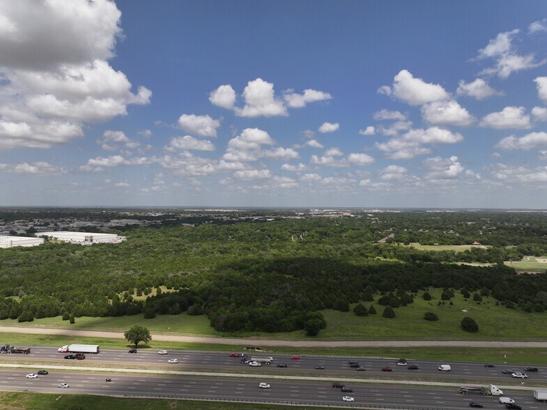 22100 LBJ Fwy, Mesquite, TX à vendre - Photo de l’immeuble – Image 3 sur 6