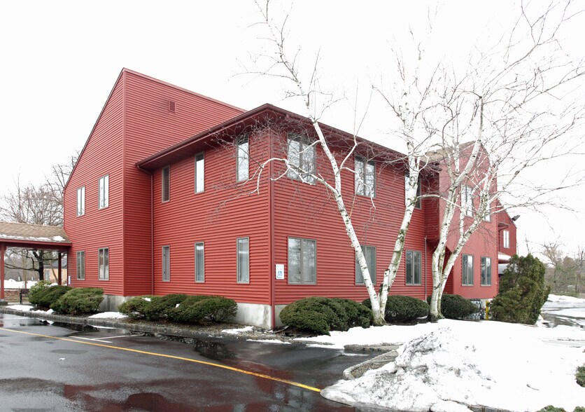 223 Monmouth Rd, West Long Branch, NJ à louer - Photo de l’immeuble – Image 3 sur 32