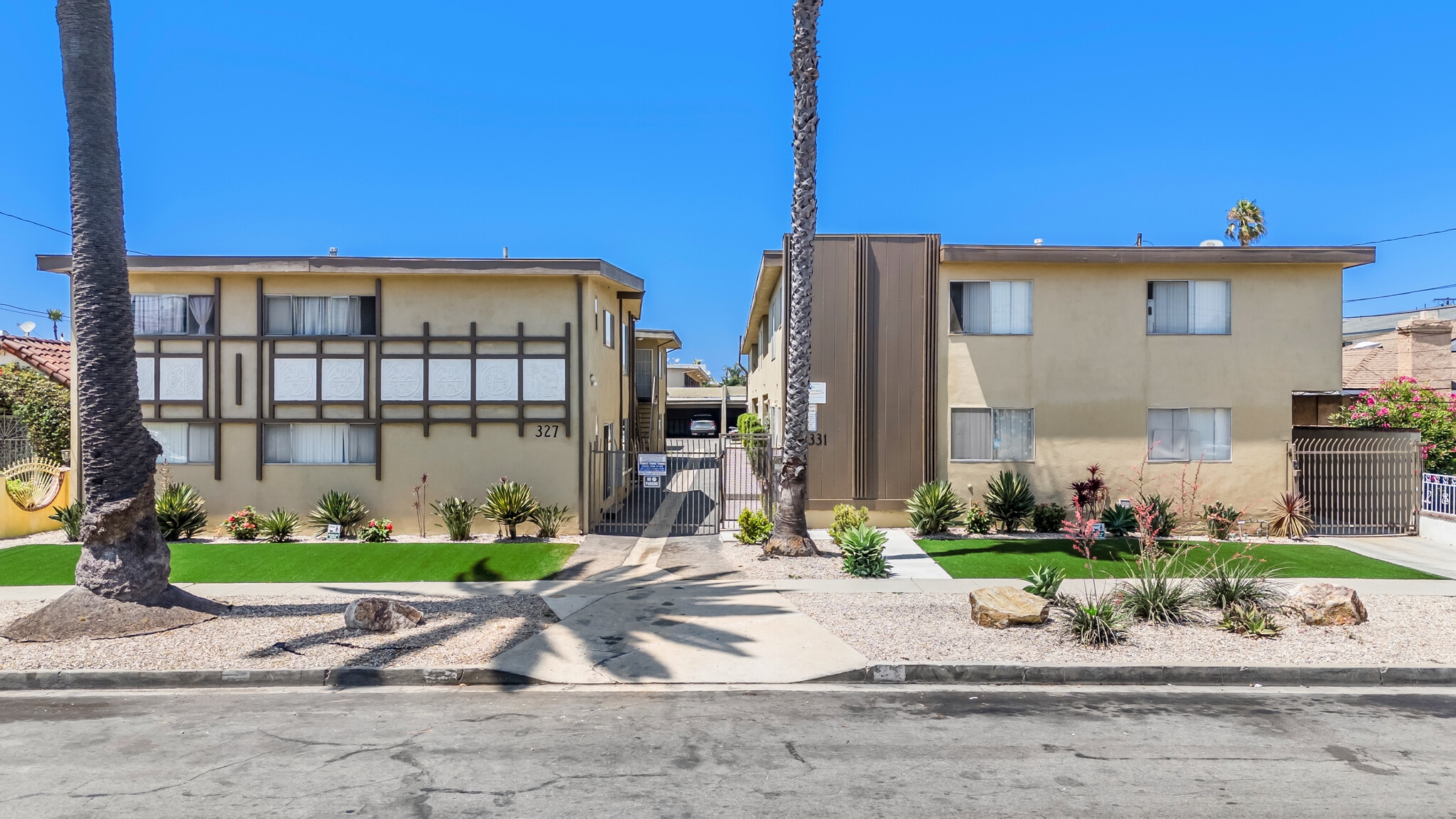 327 Stepney St, Inglewood, CA à vendre Photo de l’immeuble– Image 1 sur 13